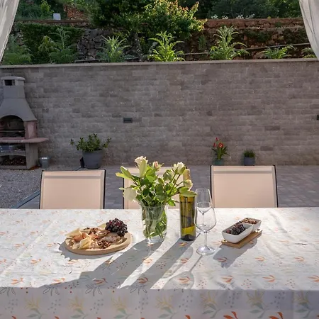 빌라 Villa Vita 로브란